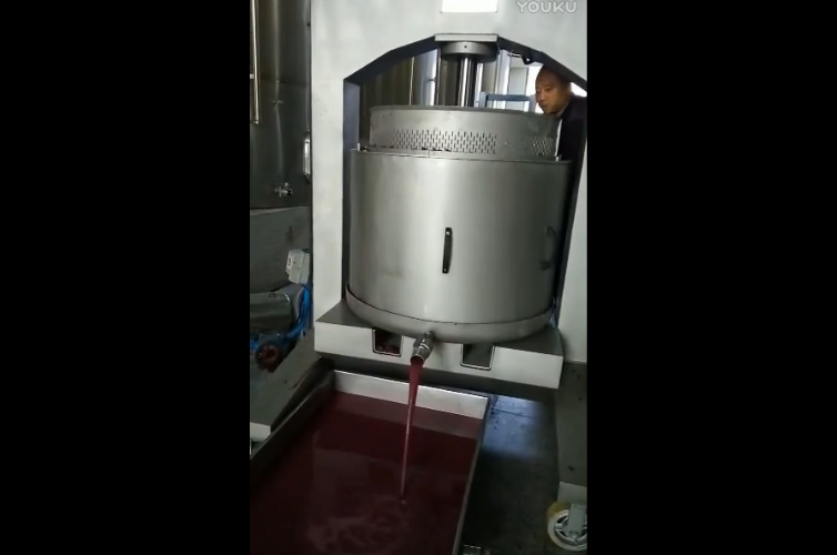 框欄壓榨機現(xiàn)場